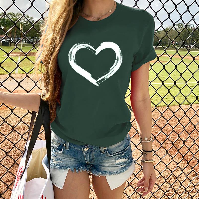 "Kortärmad dam T-shirt med stort hjärttryck i fem färger; svart, grå, röd, rosa, grön för en lekfull stil."