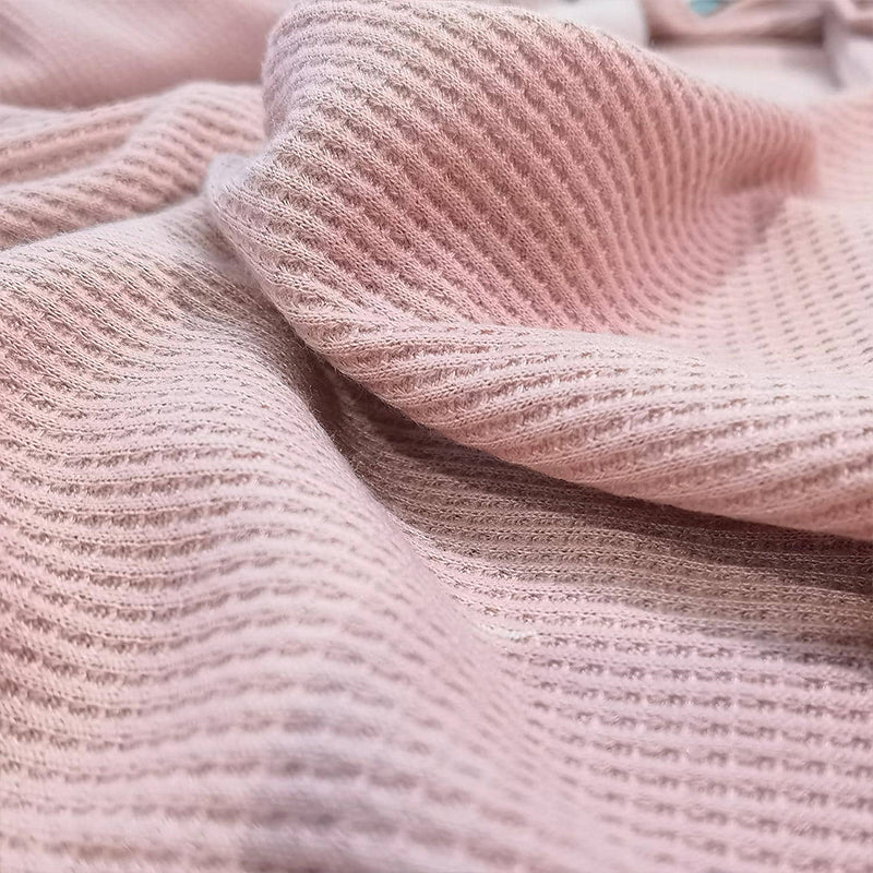 "Kortärmad kvinnlig T-shirt med V-ringning och dragkedjedetalj, stilren och bekväm för dagligt bruk i alla sammanhang."