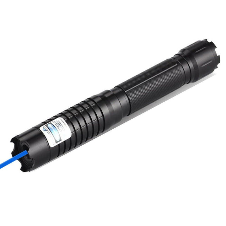 Kraftfull laserfackla med blå stråle, perfekt för äventyrare och överlevnadsentusiaster.