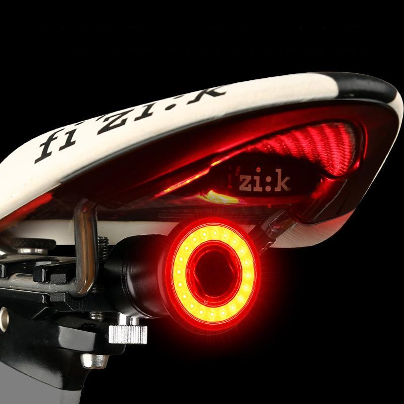 Kraftfullt LED cykel bakljus & bromsljus för ökad säkerhet. Perfekt för racercykel, MTB & e-cykel.