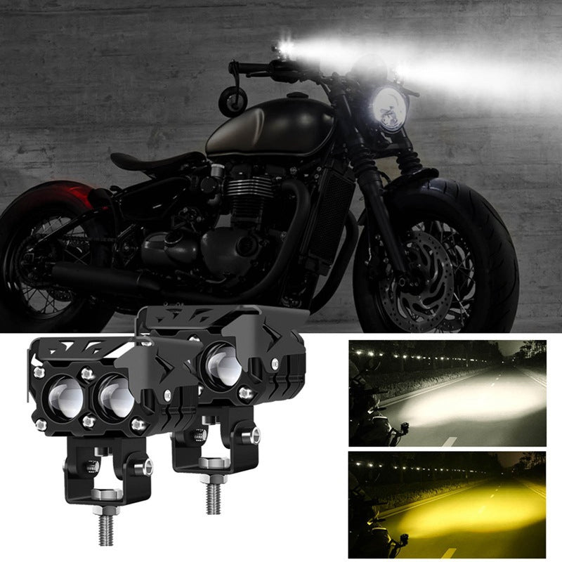 "Kraftiga motorcykel LED extraljus för väg och off-road, silverfärgad aluminium med justerbar montering, ger starkt ljus."