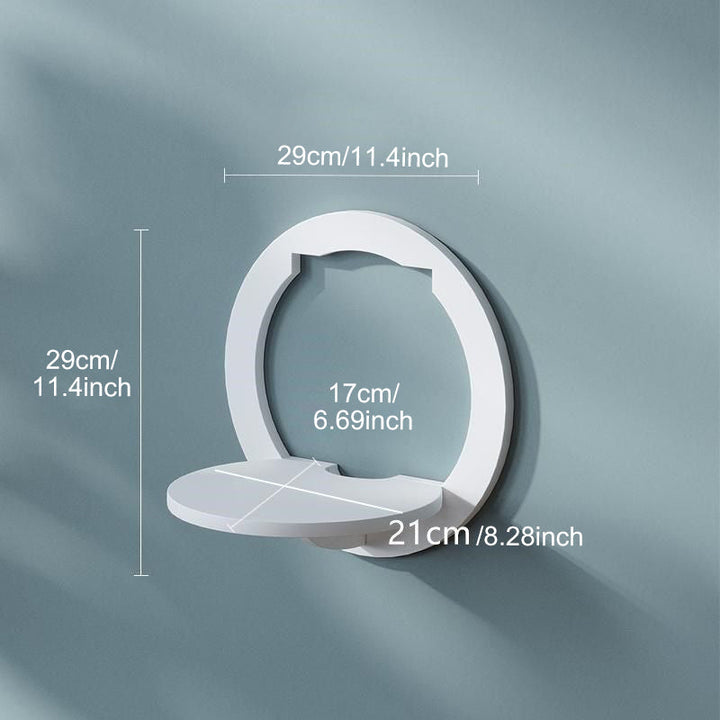 "Kreativ vit vägghylla i minimalistisk design för stilren dekoration i hemmet. Passar alla rum och inredningsstilar."