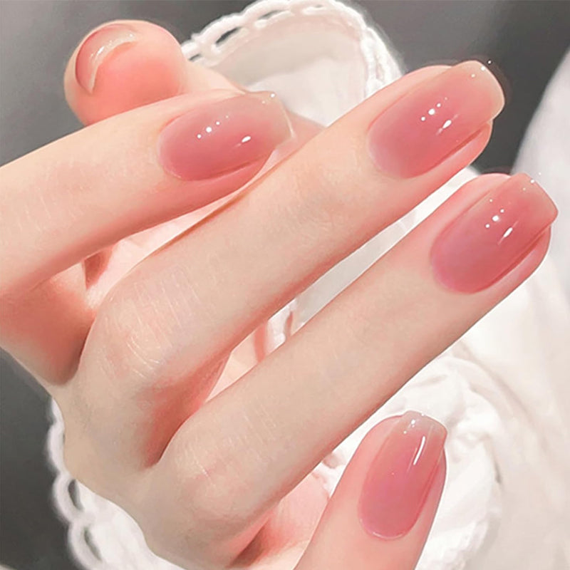 Kristallklart Ice Clear nagellack, glänsande finish, genomskinlig flaska, ger naturligt lysande naglar och skyddande barriär.