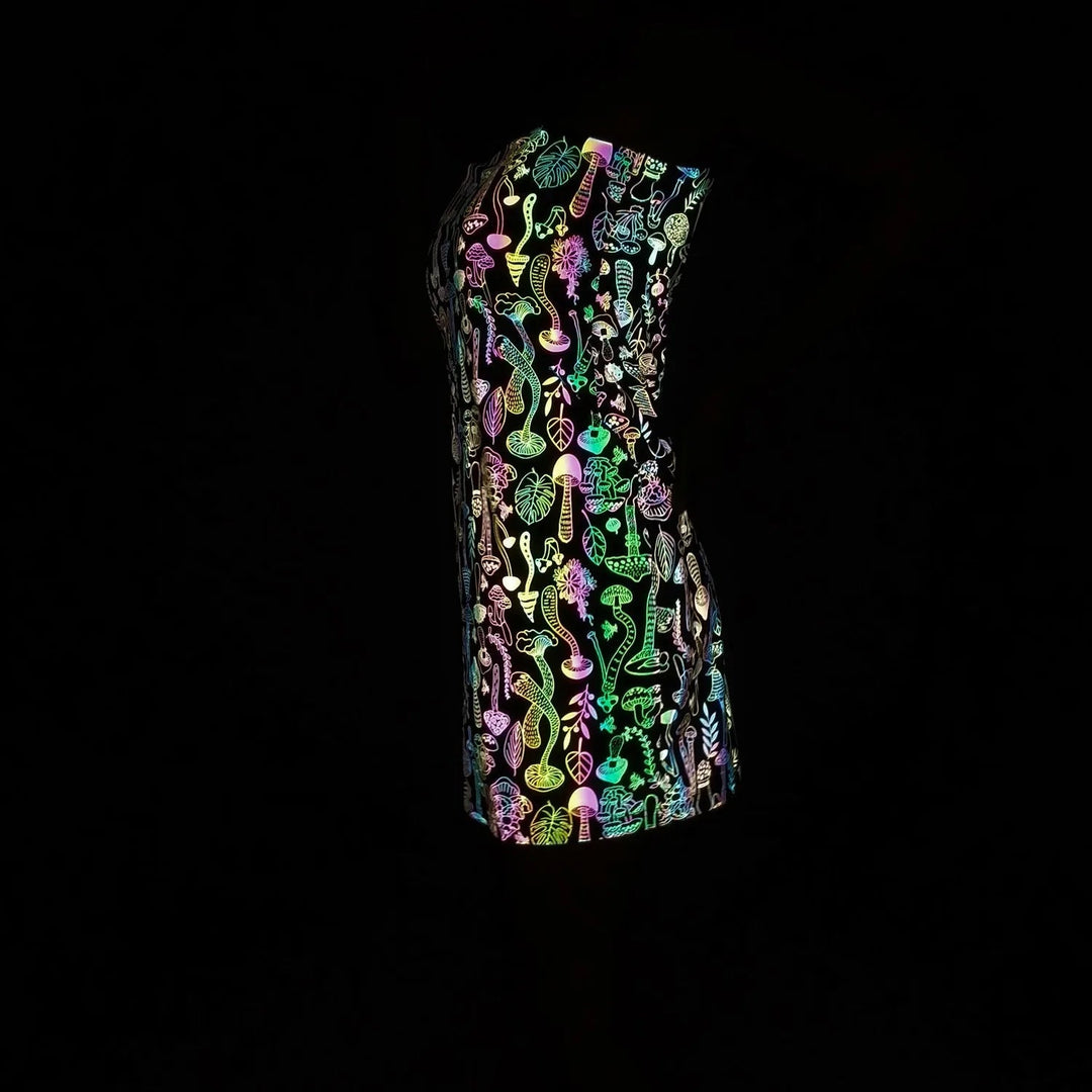 Sommarklänning som glöder för festen, figurnära design med spaghettiband för kvinnor.