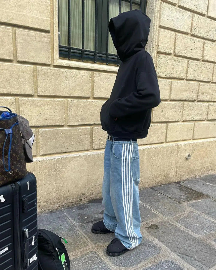 Avslappnade kvinnors jeans, lös passform med hög midja och kontrasterande sidränder