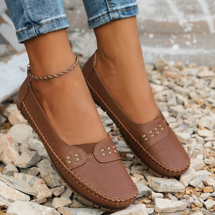 Kvinnors bekväma modeskor i tidlös slip-on design, passande för både vår och sommar
