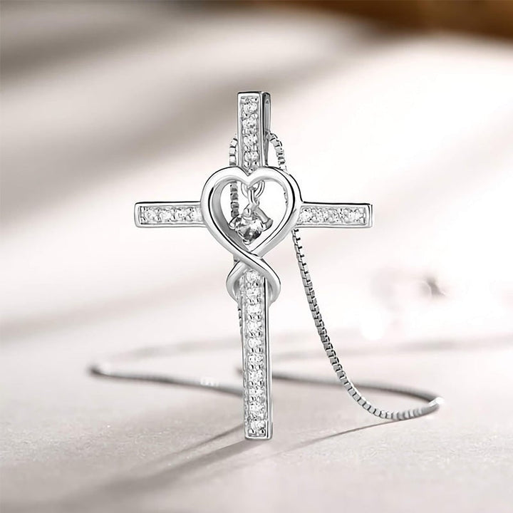 "Kvinnors hjärtkorshalsband i sterling silver med zirkonia, elegant design, smycke för stil och tro, 4,3x3 cm"