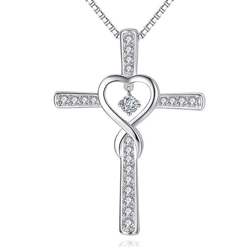 "Kvinnors hjärtkorshalsband i sterling silver med zirkonia, elegant design, smycke för stil och tro, 4,3x3 cm"