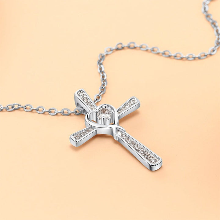 "Kvinnors hjärtkorshalsband i sterling silver med zirkonia, elegant design, smycke för stil och tro, 4,3x3 cm"