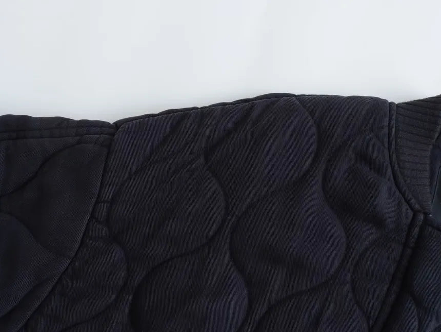 Kvinnors casual jacka i bomull, designad med rund hals och lös passform för bästa komfort.