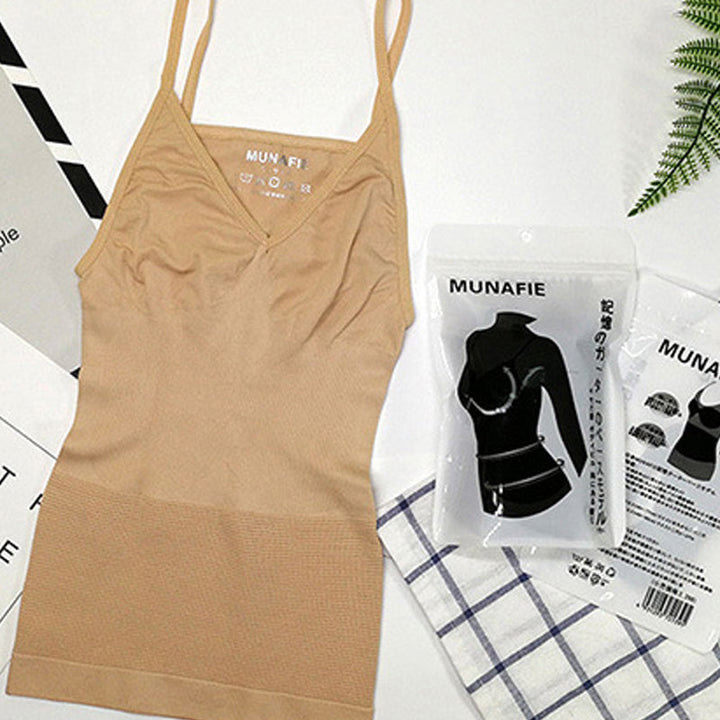 "Kvinnors magkontroll kompressionsformkläde i beige, sömlös design, justerbara remmar för smickrande silhuett."