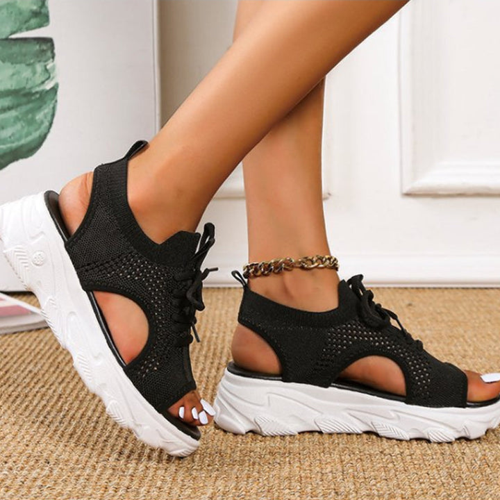 "Kvinnors nät sportssandaler, elegant beige, andningsbart material, halkfri sula, och subtilt lyft, sommarstil."