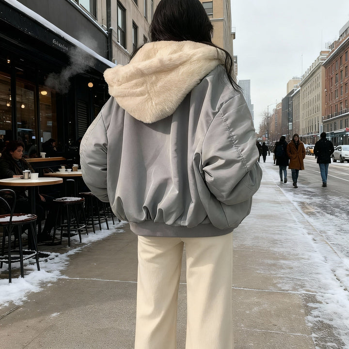 Snygg och varm oversize vinterkappa för kvinnor, mångsidig för vardagsbruk och kallt väder.