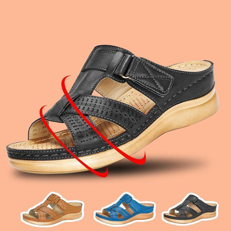 Kvinnors sommarsandaler med öppen tå i svart, blå, khaki; syntetiskt läder med mellanklack och rundad tå för sommarbruk.