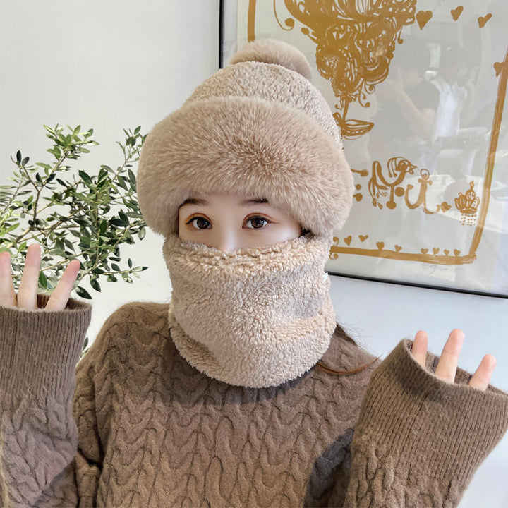 "Kvinnors vintermaskhalsduk med pälsboll, inbyggd mössa, trendiga färger, eleganta dameraccessoarer för vintertid."