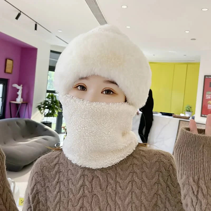 "Kvinnors vintermaskhalsduk med pälsboll, inbyggd mössa, trendiga färger, eleganta dameraccessoarer för vintertid."