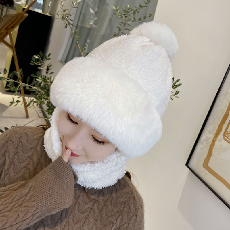 "Kvinnors vintermaskhalsduk med pälsboll, inbyggd mössa, trendiga färger, eleganta dameraccessoarer för vintertid."