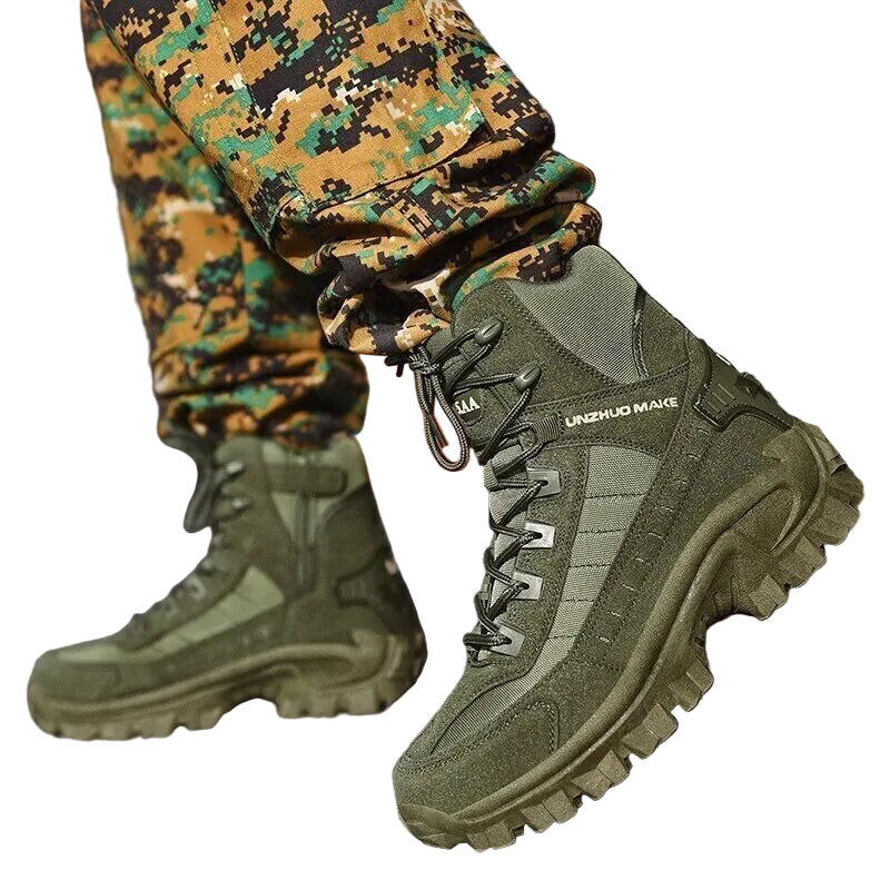 Kvinnors vinterstövlar i militärstil, svarta och robusta, bekväma för utomhus