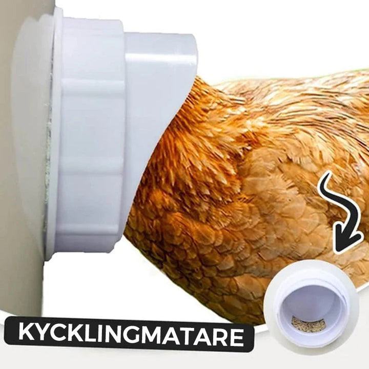 "Kyckling utfodringsverktyg i plast, vit och röd/svart, optimerar fjäderfäets utfodring med väderskyddad design."