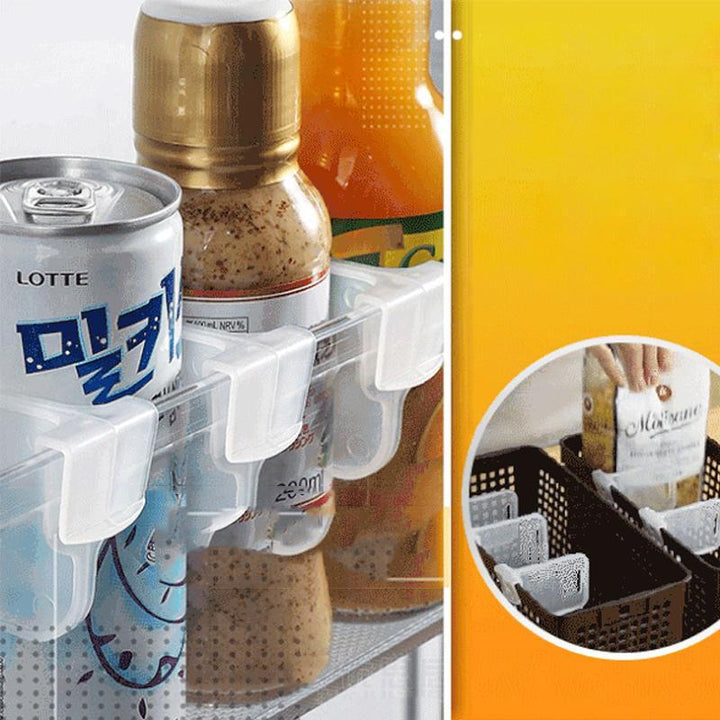 "Kylutrymme tilldelare i transparant plast, effektiv förvaring i köket. Diskret, vit design med hög anpassningsbarhet."