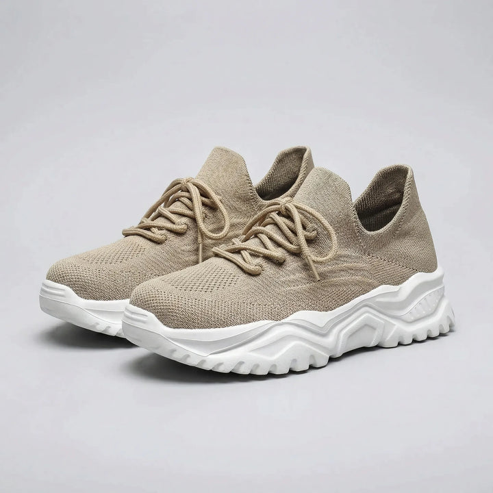 Snygga svarta Abbey lågprofil sneakers för dam, idealiska för gymmet, vardag och aktiv livsstil.