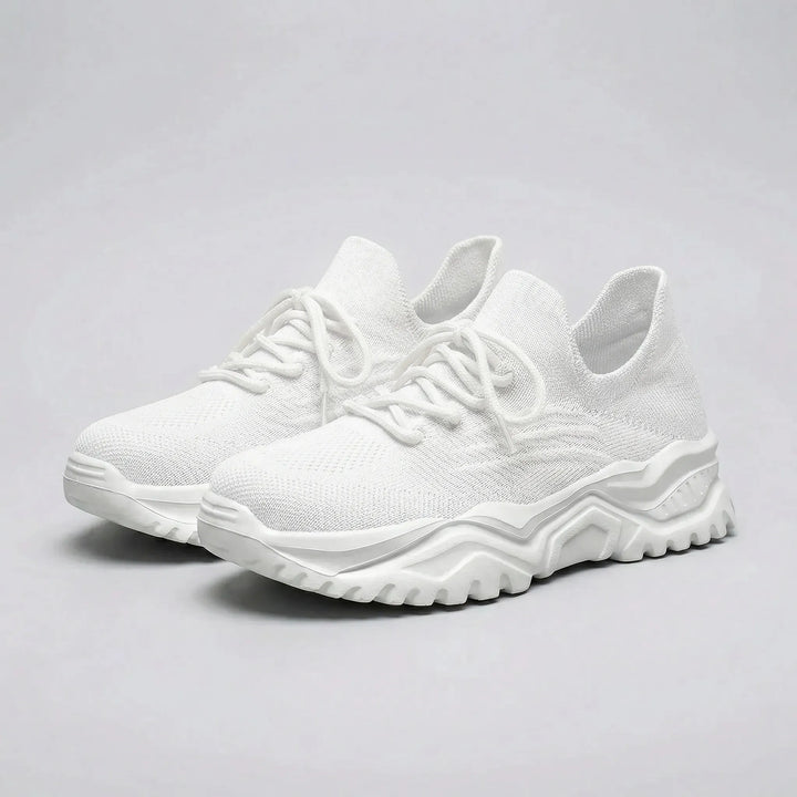 Abbey damsneakers i stilren lågprofil design, erbjuder utmärkt komfort och stöd för hela dagens aktiviteter.