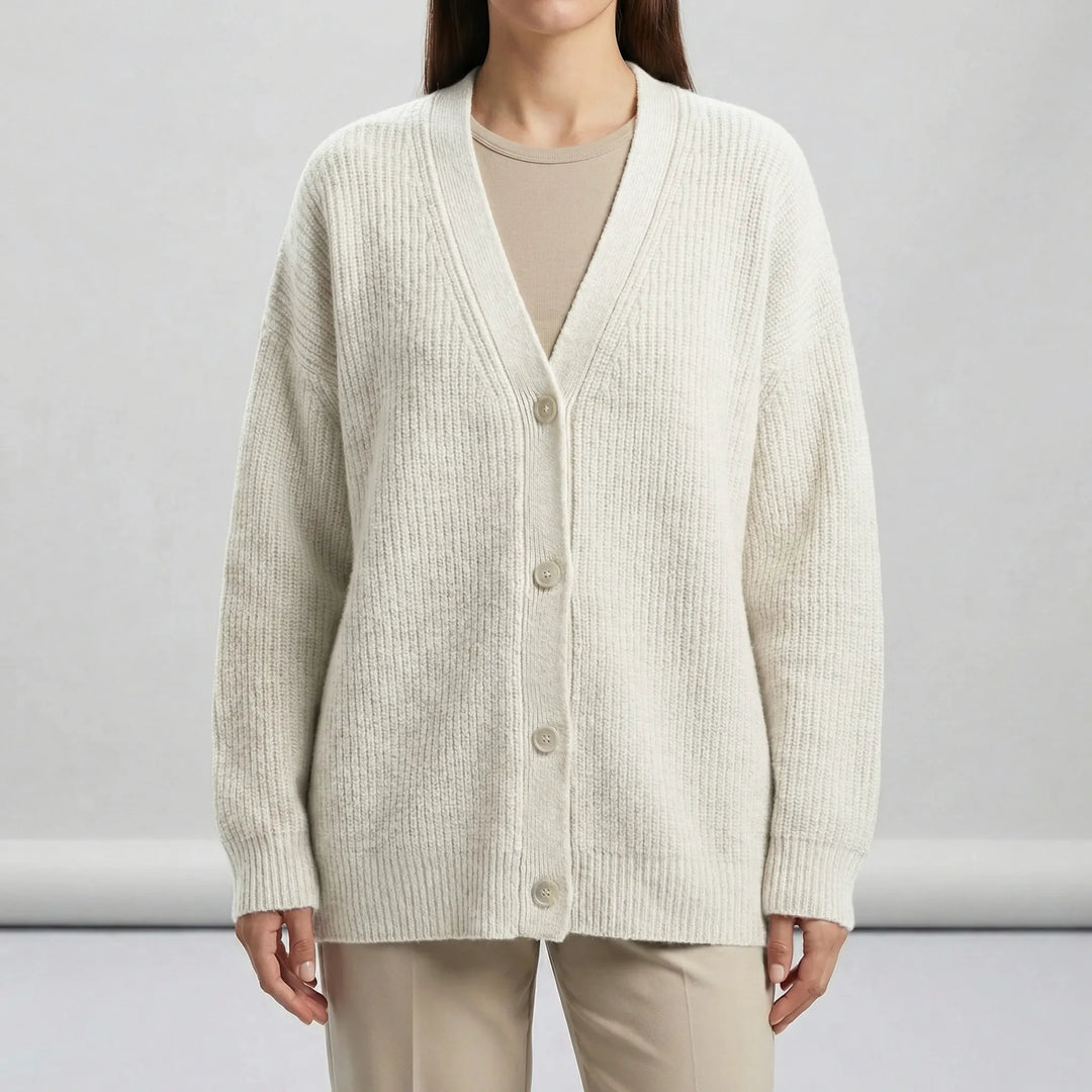 Stilren lång damcardigan Stella, perfekt för höst- och vintermode. Bekväm med öppen framkant.