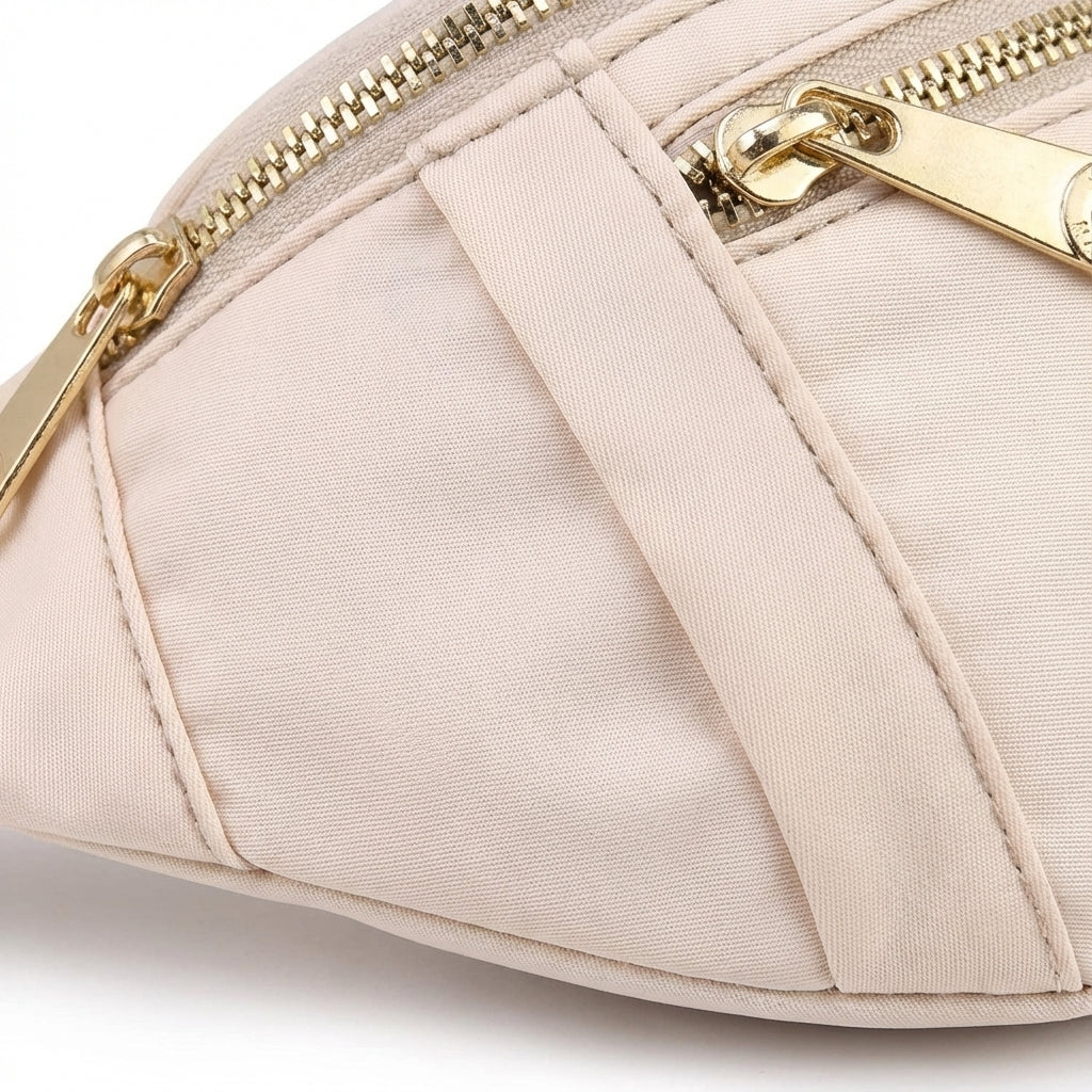 Sportig unisex midjeväska i lättviktsnylon. Bär den som axelväska eller crossbody under träning.