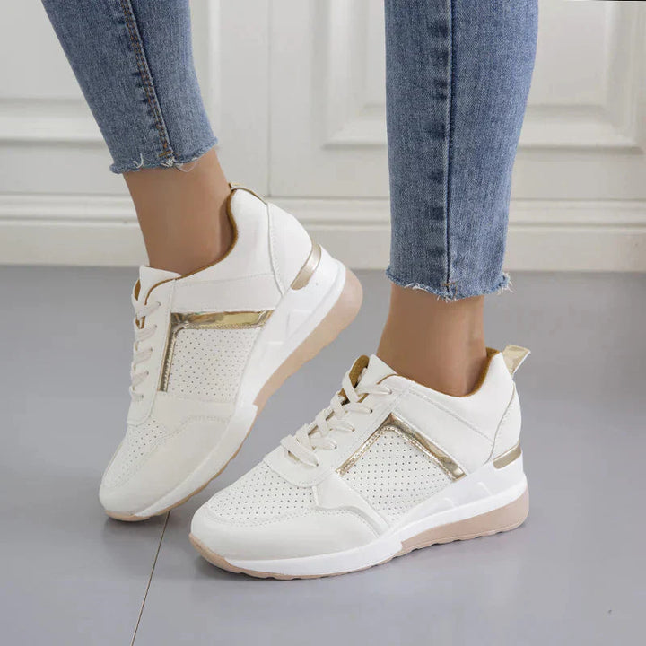 Lätta damsneakers med optimal komfort och ergonomisk design för vardagsbruk.