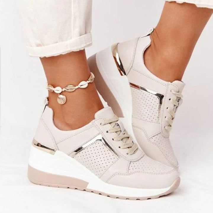 Andningsbara damsneakers med lätt design och dämpad sula för extra bekvämlighet.