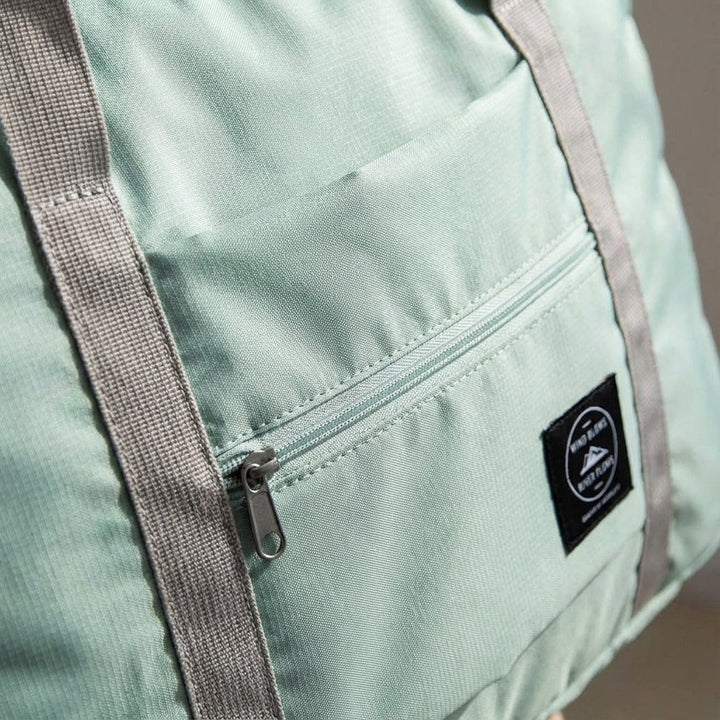 Rymlig, vattentät duffelbag för weekendresor, unisex design. Lätt att packa, idealisk som handbagage.