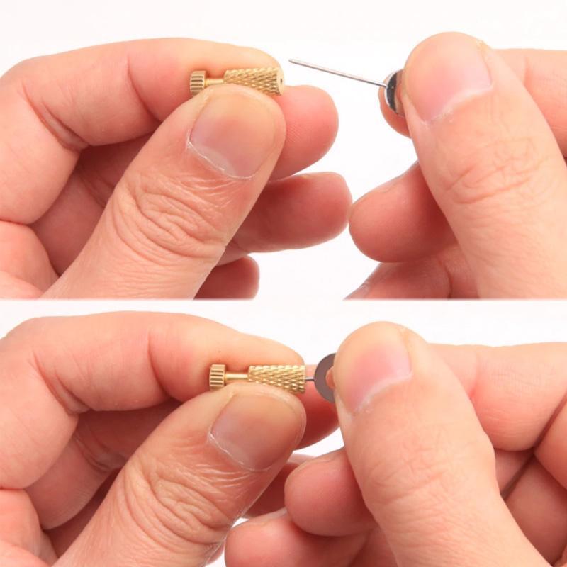 "Läderhantverksverktyg i mässing och stål för suturering, med skyddande design och enkel användning för läderbearbetning."