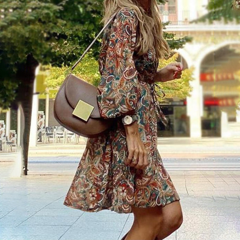 Långärmad boho A-linje klänning, knälängd, 'V'-ringning, polyester, lös passform, bekväm för vår och sommar.