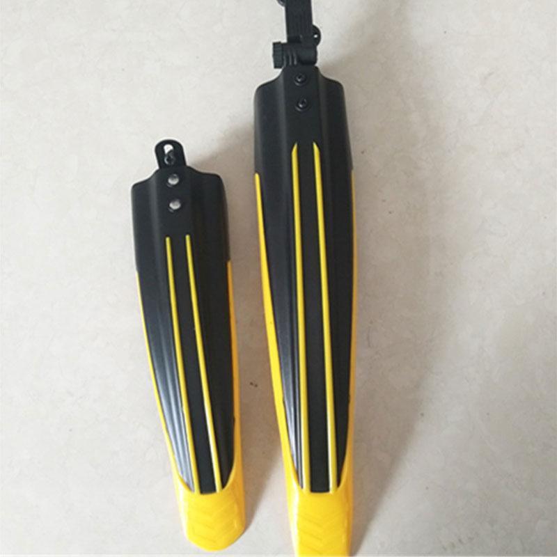 "Lätt och justerbart cykel stänkskydd i flera färger, effektivt mot lera, strömlinjeformad design för alla cyklar."