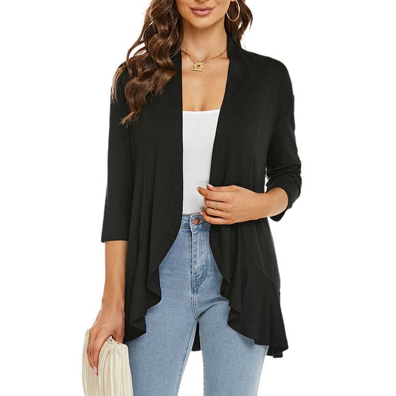 Lättvikts vår-sommar cardigan med 3/4 ärmar, öppen design och oregelbunden fåll, perfekt för modernt kvinno-mode.