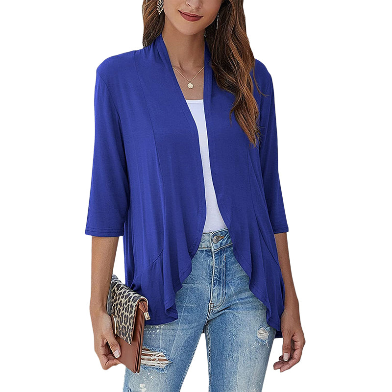 Lättvikts vår-sommar cardigan med 3/4 ärmar, öppen design och oregelbunden fåll, perfekt för modernt kvinno-mode.