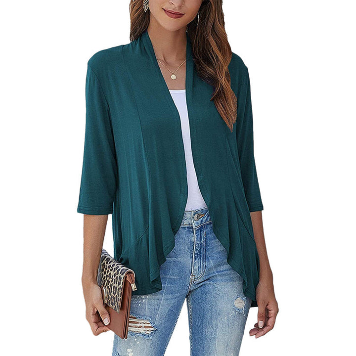 Lättvikts vår-sommar cardigan med 3/4 ärmar, öppen design och oregelbunden fåll, perfekt för modernt kvinno-mode.