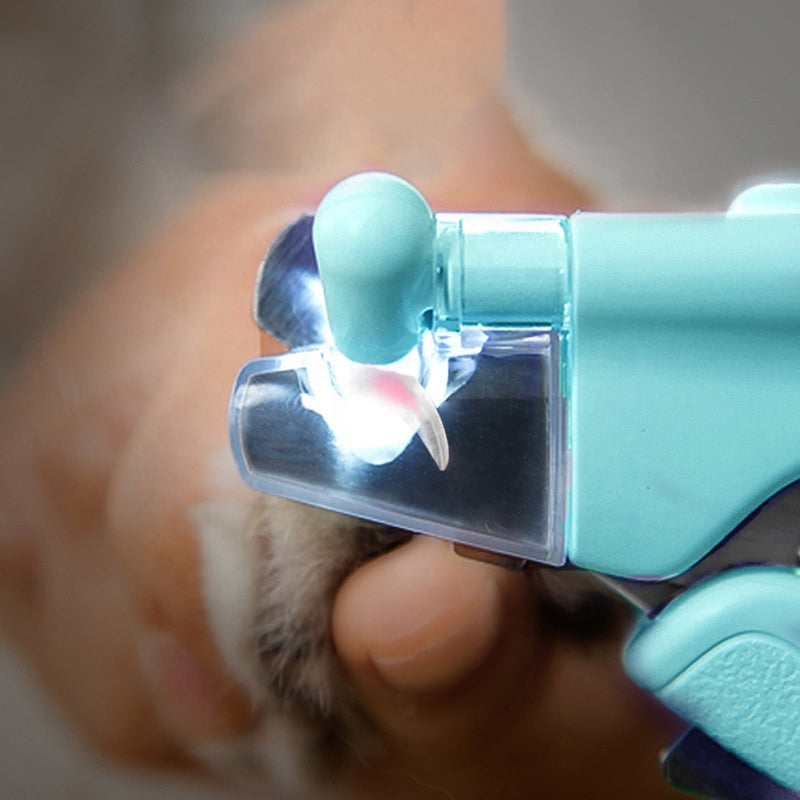 "LED nagelklippare för husdjur med ergonomiskt handtag, LED-ljus för säker klippning, blå och vit färg."