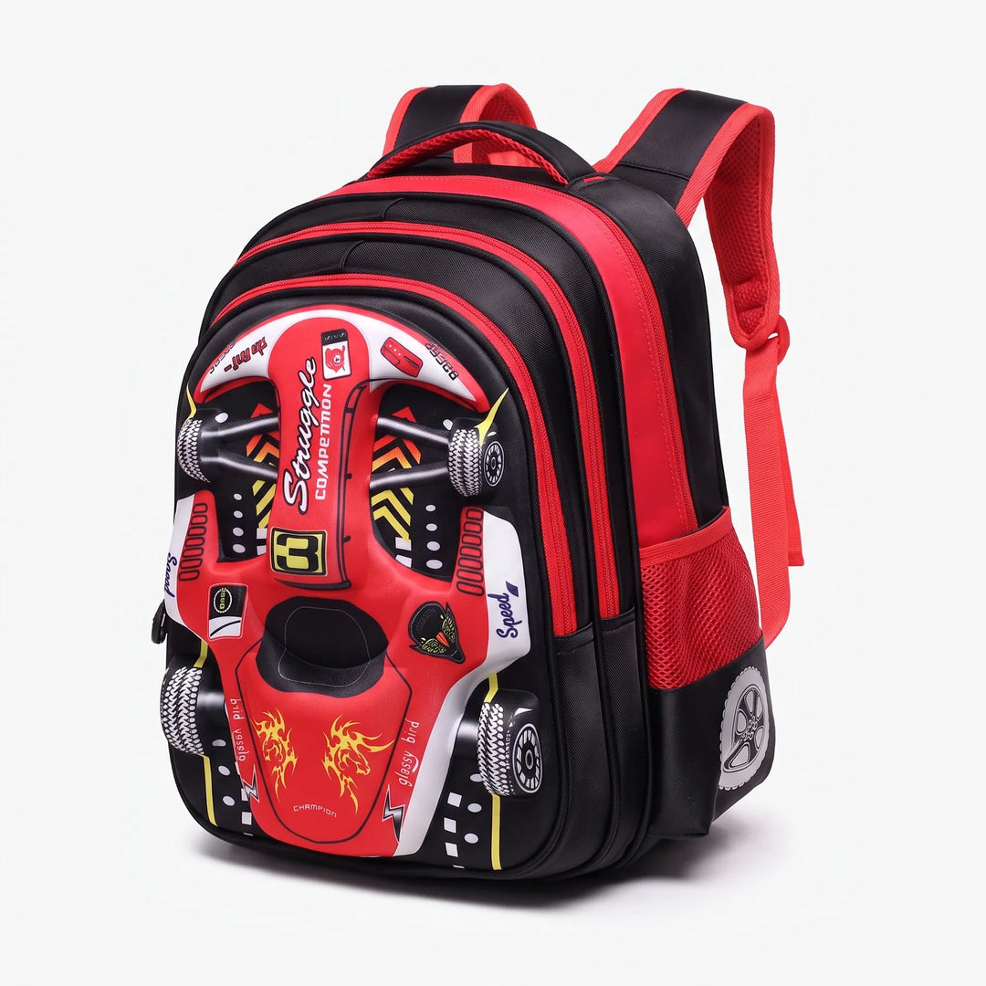 Barnryggsäck med spännande 3D-racerbil design, en unik och lekfull skolväska för små studenter.