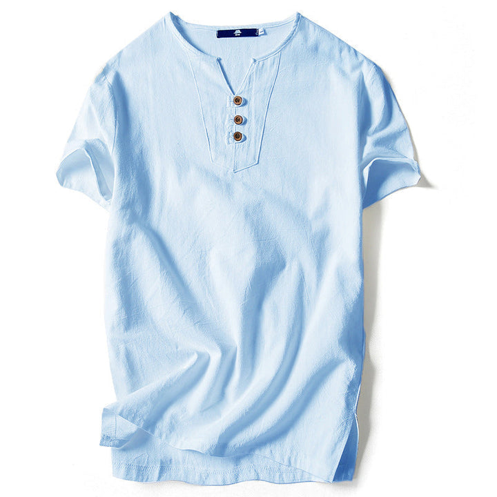 "Linne T-shirt för män, marinblå, med knappar framtill, avslappnad passform. Perfekt för sommaren, stilren och bekväm."