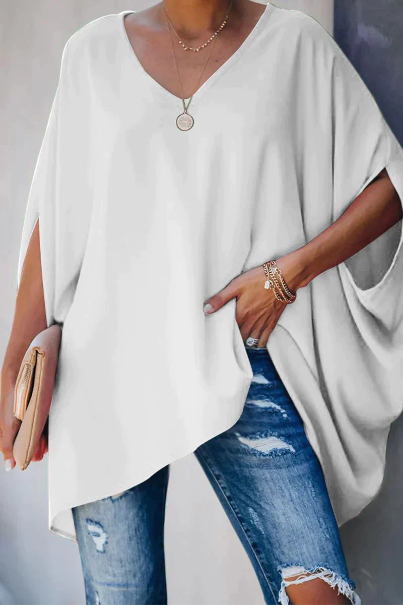 Beige casual damblus med v-ringning och lös passform, bekväm och elegant kvinnors topp.