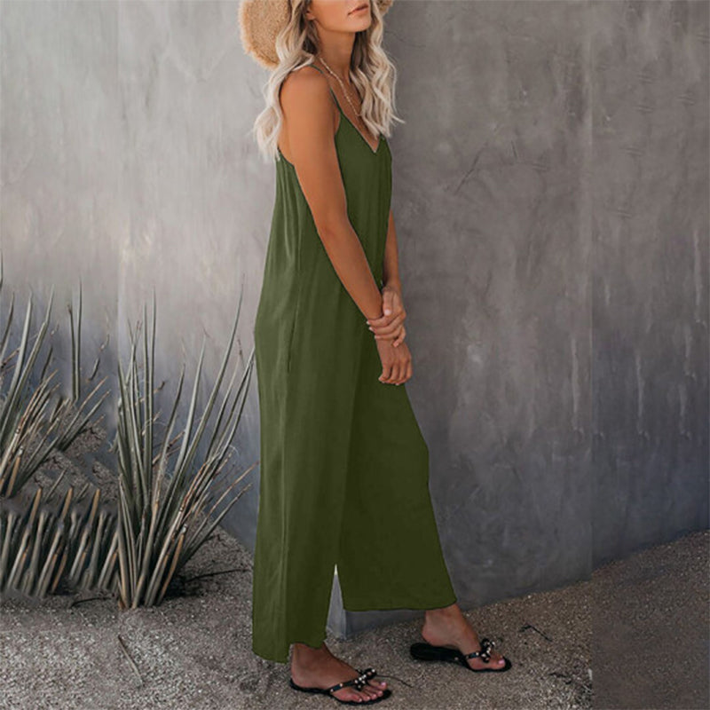 Lös dam cami stretch jumpsuit i flera färger, polyesterblandning, flytande passform, perfekt för sommaraktiviteter.