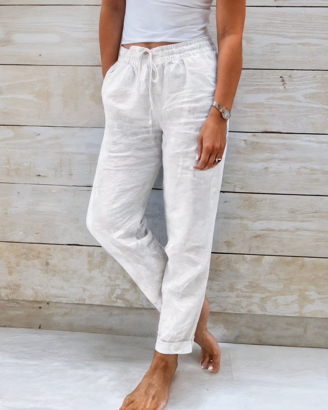 Vida sommarbyxor för kvinnor med elastisk midja, perfekta för plus size. Bekväma, luftiga dambyxor i ledig stil.