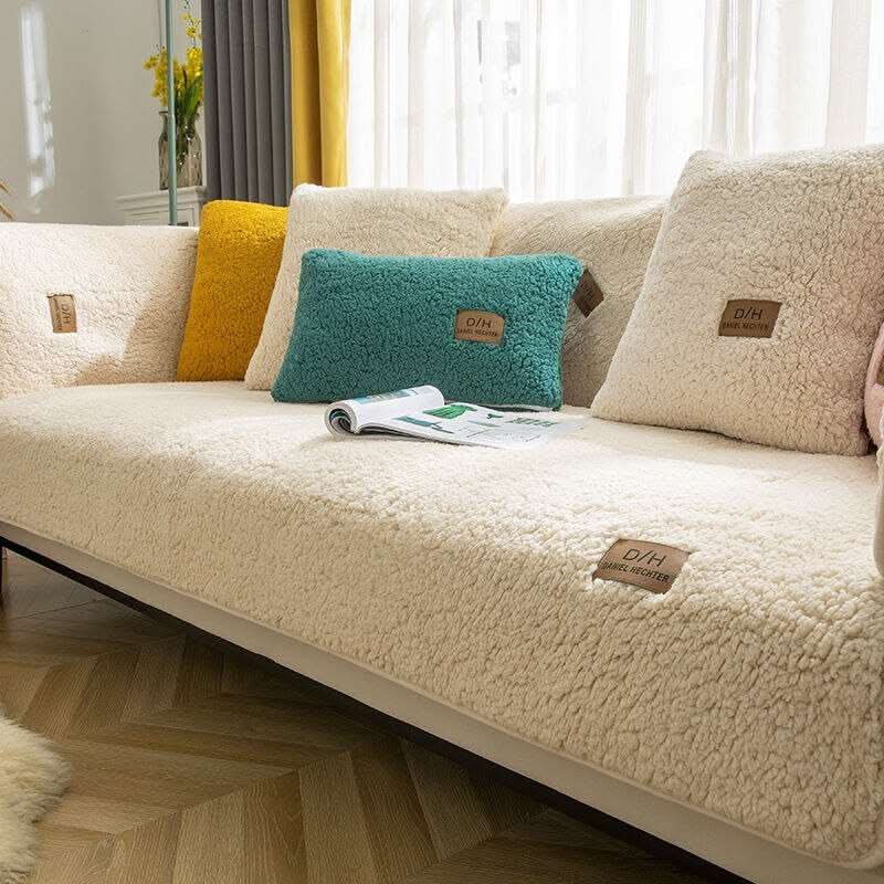 Lyxigt lamm cashmere sofföverdrag med plyscheffekt. Mjukt, halkfritt soffskydd för vardagsrummet.