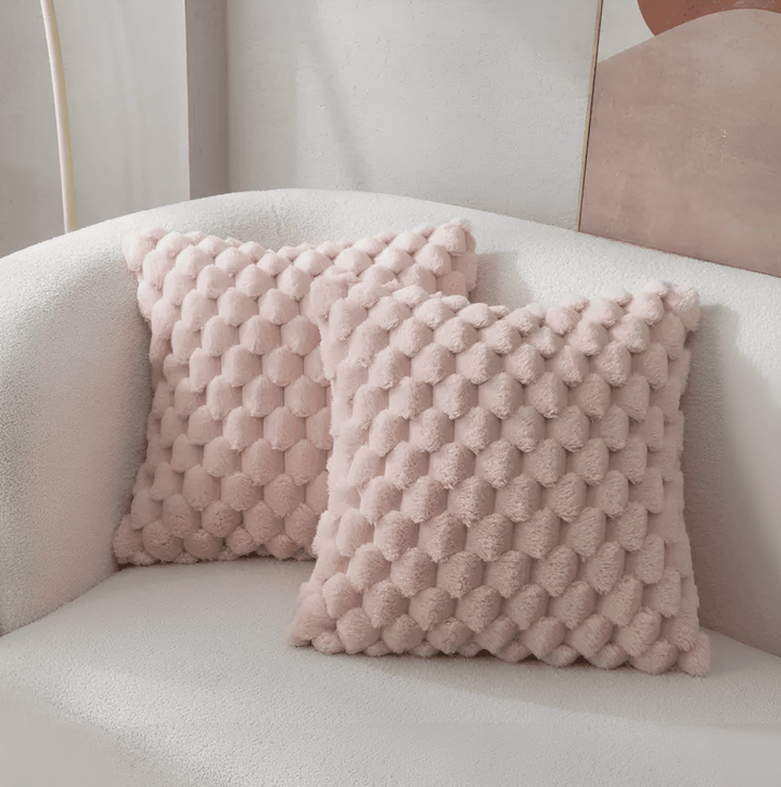 Bekvämt och mjukt kuddfodral med fluffigt överdrag. Mönstrad design för stilfull heminredning i sovrummet.