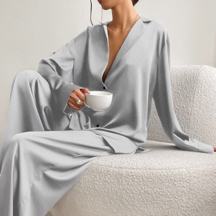 Bekvämt och stilfullt pyjamasset för kvinnor. Perfekt för avkoppling, lyxig loungewear i två delar.