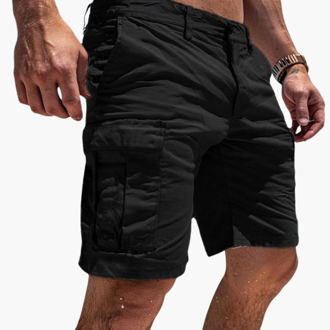 Mäns robusta cargoshorts i sommarstil med flera praktiska fickor, perfekta fritidsshorts för utomhusaktiviteter.