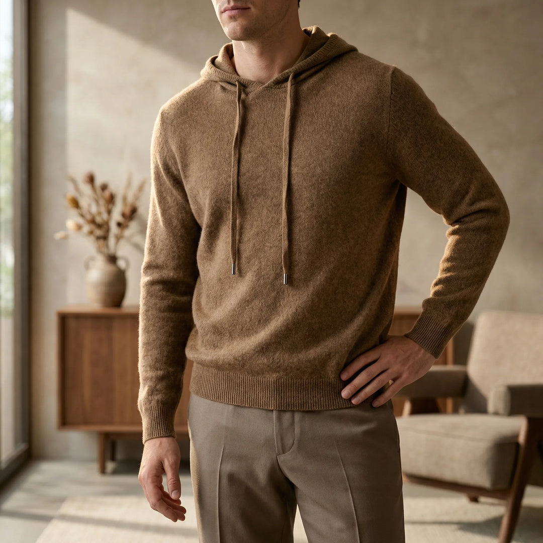 Mäns minimalistisk hoodie. Lyxig pullover, bekväm höst- & vintertröja för stilren vardag.
