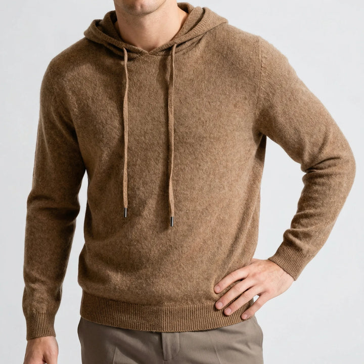 Stilren herr-hoodie, minimalistisk lyx. Mjuk och bekväm tröja för höstens svala dagar.