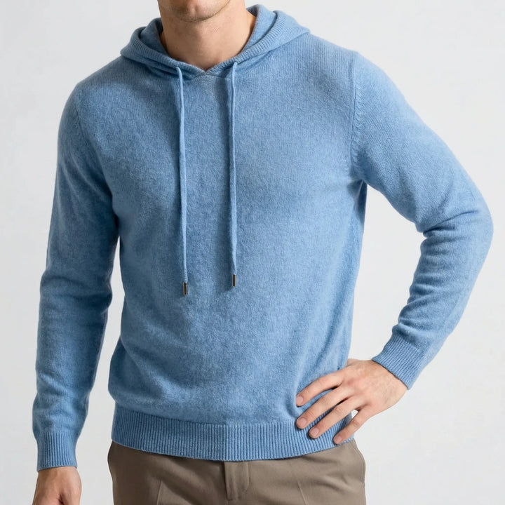 Höst/vinter mode: En modern, minimalistisk herr-hoodie. Lyxig och bekväm för vardagsbruk.